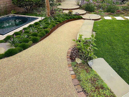 assets/images/articles/2021/2023/projects/7_PHNA-permeable-Hardscape.jpg